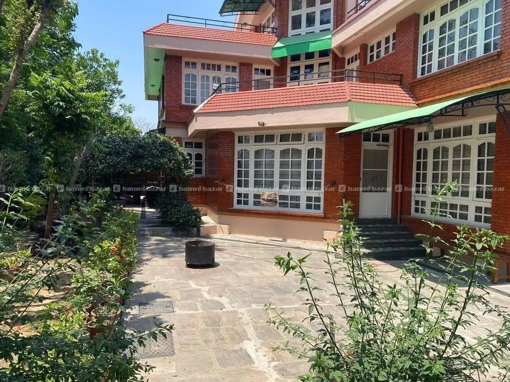 Luxurious 5-Bedroom Bungalow on 3 Ropani for Rent in Dholahiti — House for rent in Dholahiti, Kathmandu